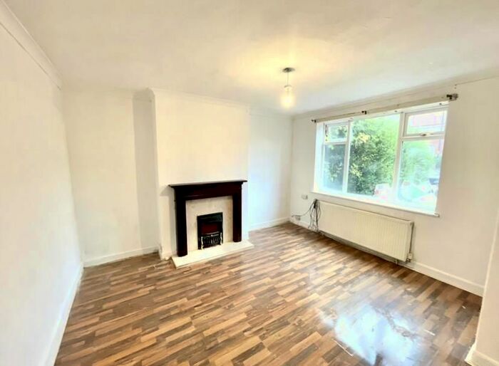 3 Bedroom Property To Rent In Eastern Avenue, Sheffield, S2