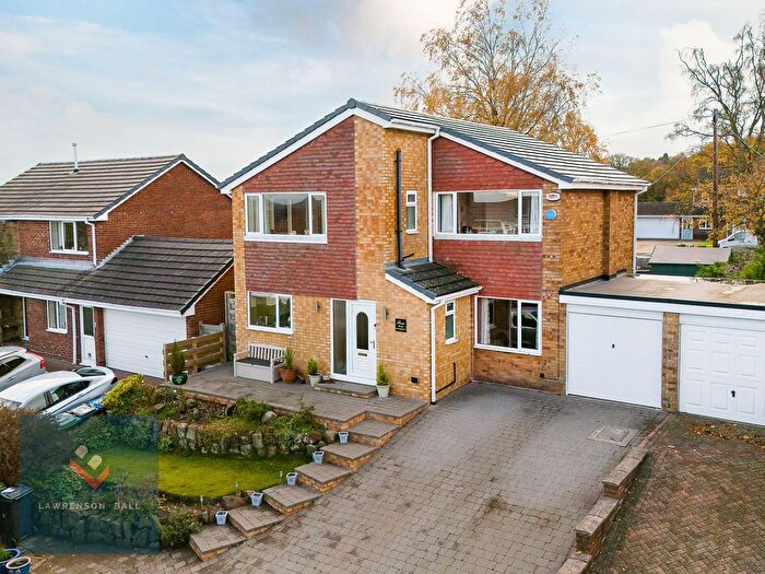 4 Bedroom Link Detached House For Sale In Springbourne, Frodsham, WA6