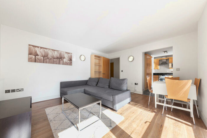 1 Bedroom Apartment To Rent In Nash House, Cassilis Road, Canary Wharf, London, E14