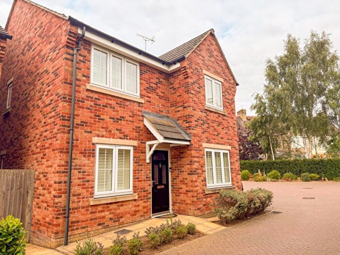 4 Bedroom Detached House For Sale In Harrowden Gardens, Wellingborough, Northamptonshire, NN8
