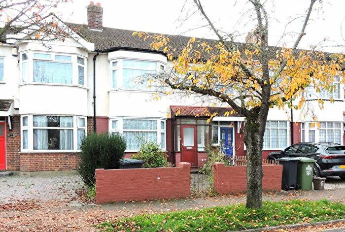 3 Bedroom Terraced House For Sale In Southfield Road, Waltham Cross, EN8