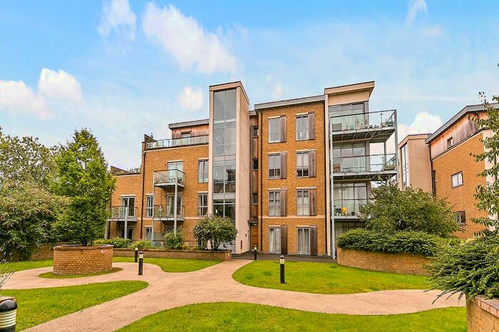 1 Bedroom Flat To Rent In Blagrove Road, Teddington, TW11