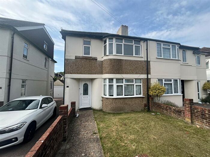 4 Bedroom Semi-Detached House To Rent In Lower Bevendean Avenue, Brighton, BN2