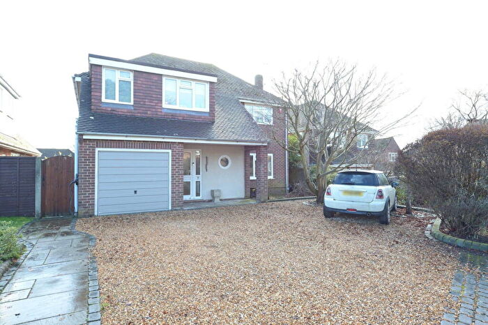 4 Bedroom Detached House For Sale In Longmead, Fleet, GU52