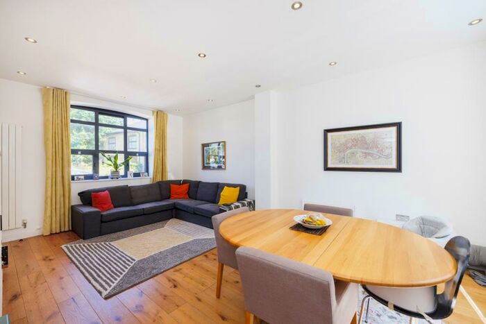 4 Bedroom House To Rent In Hatcham Park Mews London, SE14