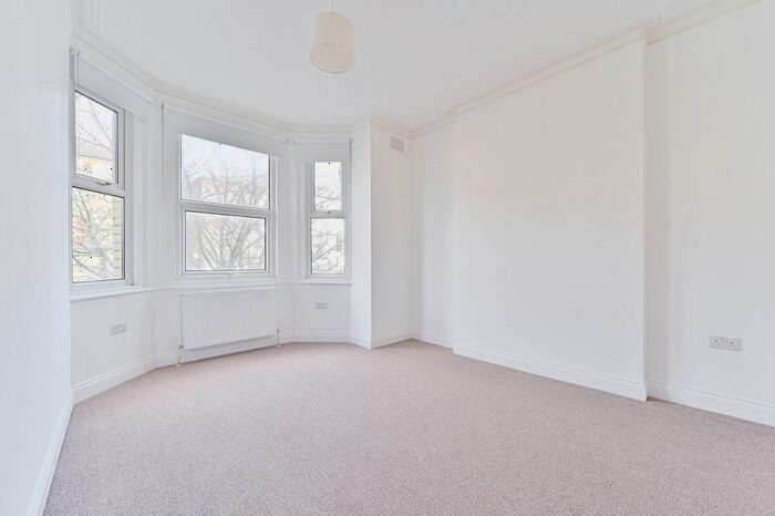 2 Bedroom Flat To Rent In Lambert Road, Brixton, London, SW2