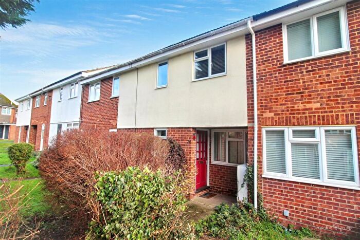 2 Bedroom Terraced House For Sale In Swanholm Gardens, Calcot, Reading, RG31