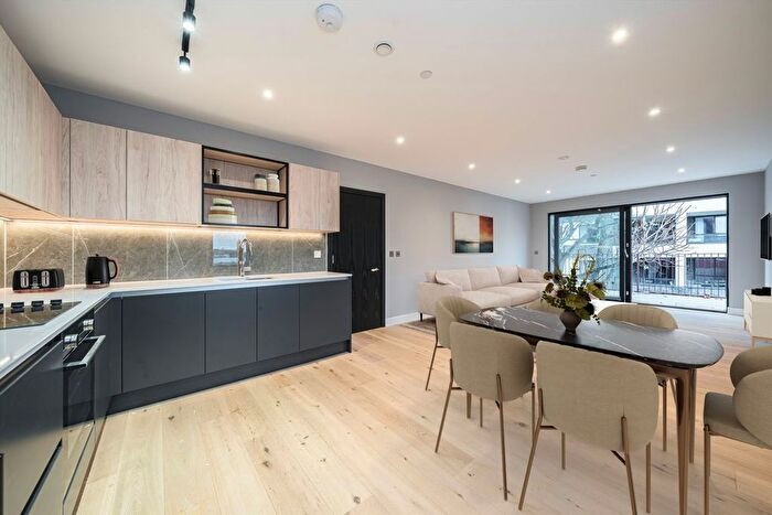 2 Bedroom Flat For Sale In Crimscott Street, Bermondsey, SE1