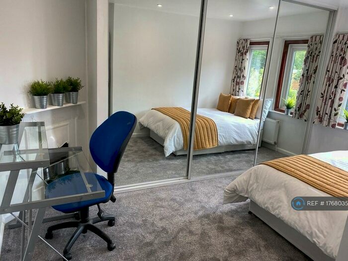 6 Bedroom Semi-Detached House To Rent In Harefield Road, Southampton, SO17