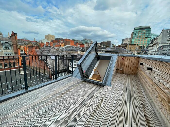 3 Bedroom Town House To Rent In South King Street, Manchester, M2