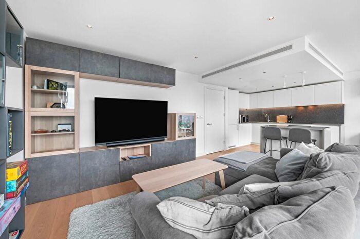 2 Bedroom Flat For Sale In Marsh Wall, Millwall, E14