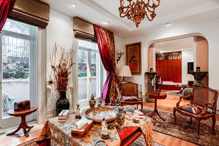 2 Bedroom Flat To Rent In Bramham Gardens, Earls Court, London, SW5