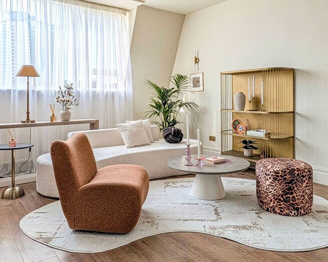 3 Bedroom Maisonette For Sale In Eardley Crescent, Earls Court, London, SW5