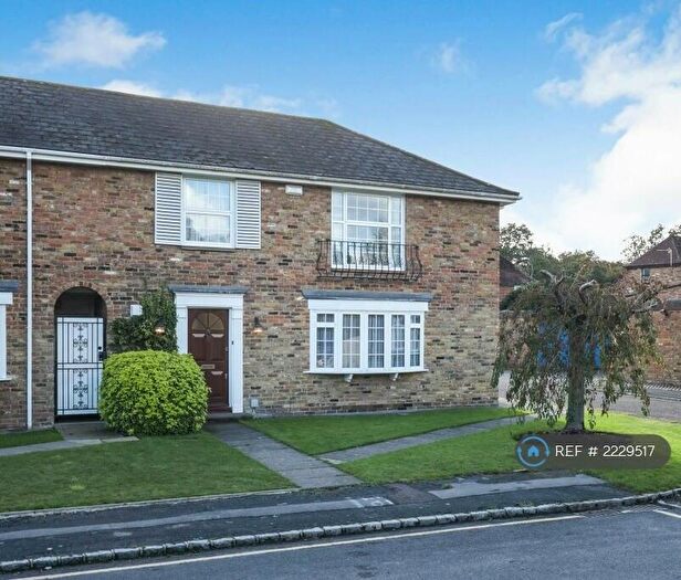 3 Bedroom Semi-Detached House To Rent In West Common Close, Gerrards Cross, SL9