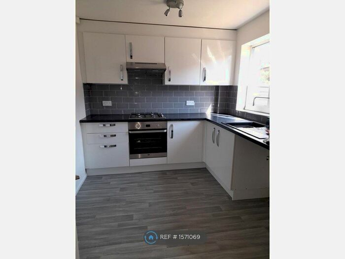 3 Bedroom Terraced House To Rent In Stamford Square, Ashton-Under-Lyne, OL6