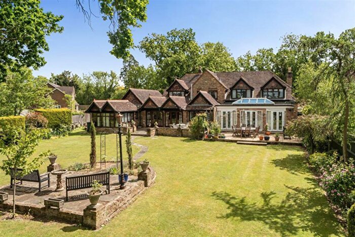 6 Bedroom Detached House For Sale In Arbor Lane, Winnersh, Berkshire, RG41