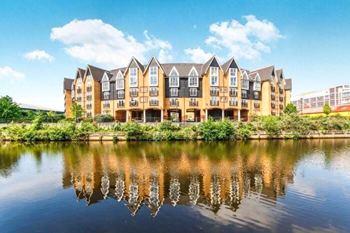 2 Bedroom Flat To Rent In St. Peters Street, Maidstone, Kent, ME16