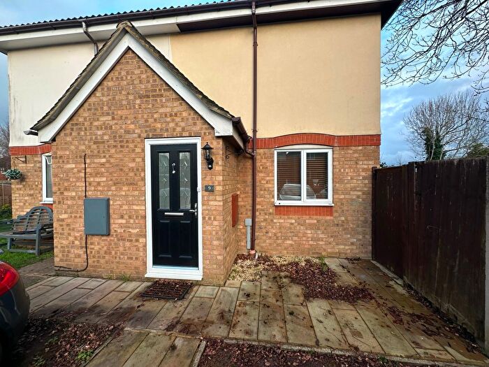 1 Bedroom Terraced House To Rent In Milward Gardens, Bracknell, RG12