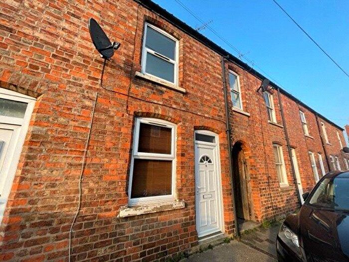 1 Bedroom Terraced House To Rent In Private St, Newark, Notts, NG24