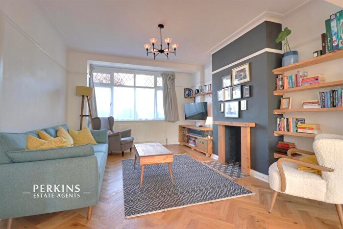 4 Bedroom Semi-Detached House To Rent In Wembley, HA9