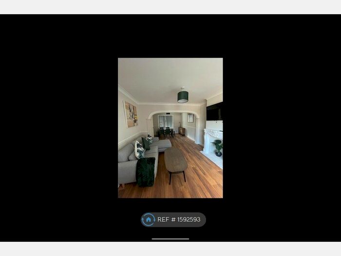 3 Bedroom Semi-Detached House To Rent In Thorntondale Road, Doncaster, DN5