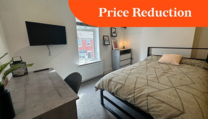 3 Bedroom Terraced House To Rent In West End // Derwent St // Bed +Study // Sept, LN1