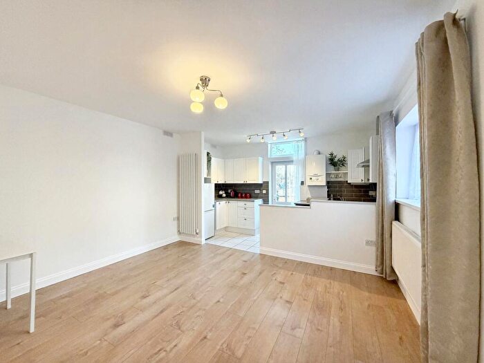 1 Bedroom Apartment To Rent In Stivichall Manor, Leamington Road, Coventry, CV3