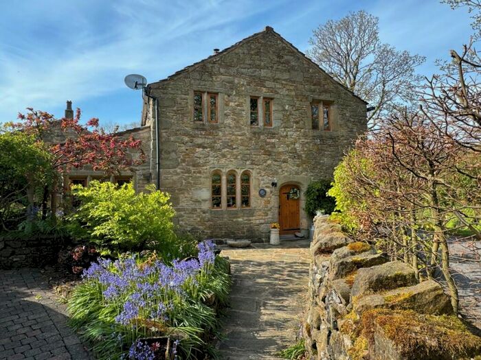 4 Bedroom Character Property For Sale In Wycoller Road, Trawden, Colne, BB8