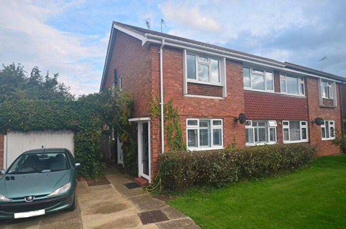 2 Bedroom Maisonette To Rent In Jasmin Road, Ewell West, Surrey, KT19