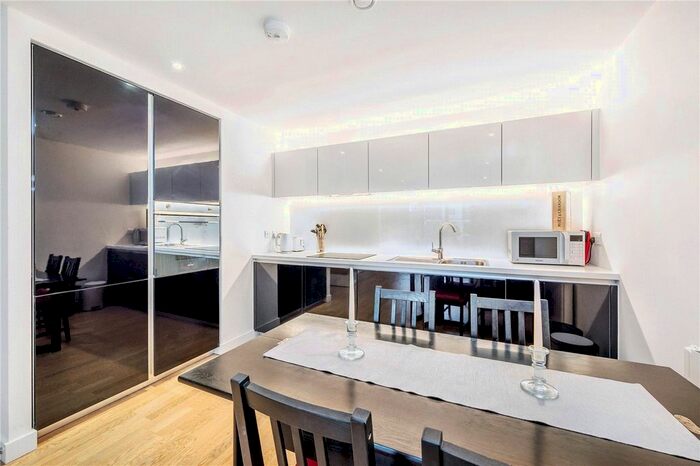 1 Bedroom Flat To Rent In Bridgeman House, Pump House Crescent, Brentford, TW8