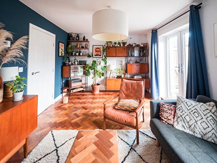 3 Bedroom End Of Terrace House To Rent In Garforth Avenue, Manchester, M4