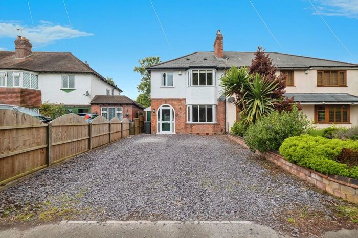 3 Bedroom Semi-Detached House To Rent In Green Lanes, Wylde Green, Sutton Coldfield, B73