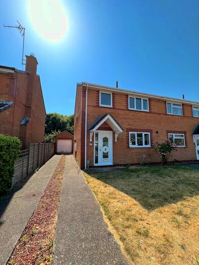 3 Bedroom Semi-Detached House To Rent In The Ridings, Hull, HU5