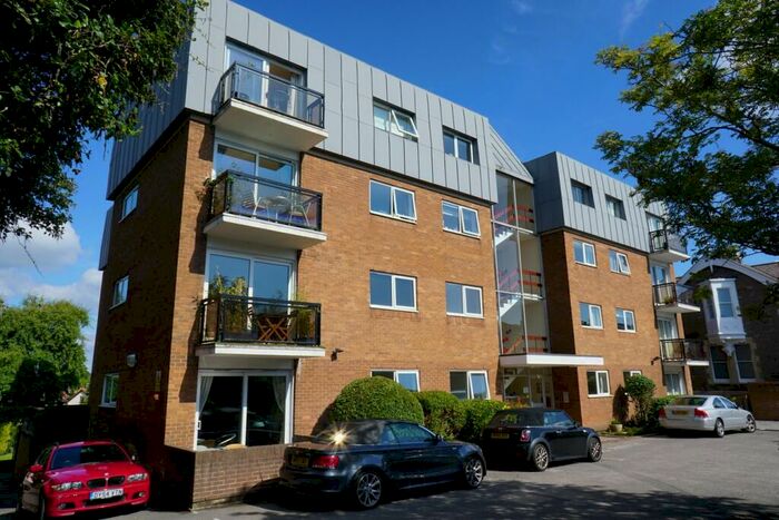 2 Bedroom Flat To Rent In Rockleaze Avenue, Bristol, BS9