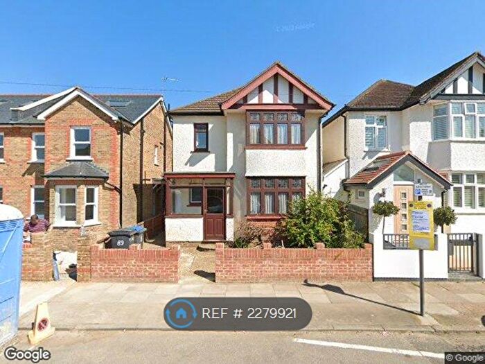 4 Bedroom Detached House To Rent In Alfred Road, Kingston Upon Thames, KT1