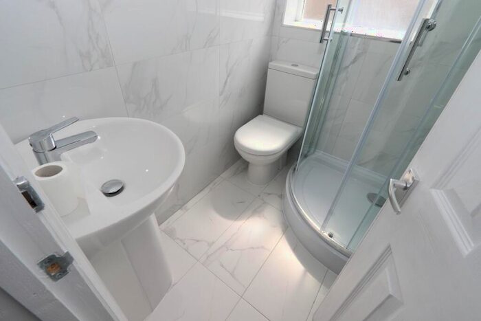 1 Bedroom House To Rent In Eric Street, London, E3