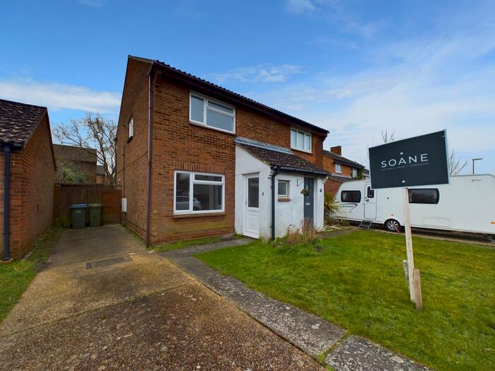 2 Bedroom Semi-Detached House To Rent In Penhale Gardens, Fareham, PO14