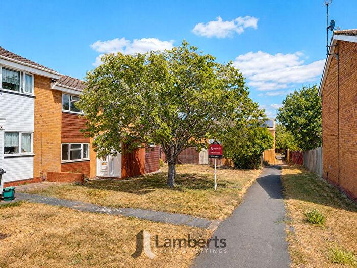 3 Bedroom Terraced House For Sale In Eldorado Close, Studley, B80