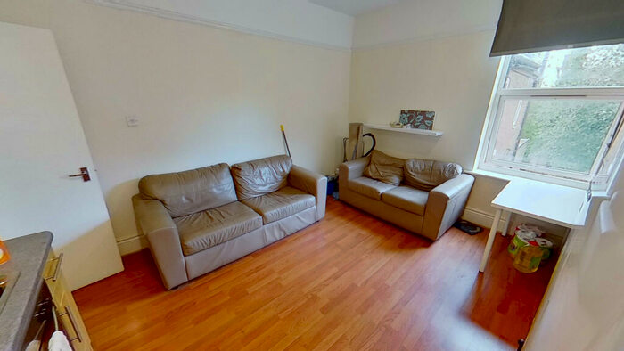 2 Bedroom Flat To Rent In Flat, Foxhall Road, Forest Fields, Nottingham, NG7