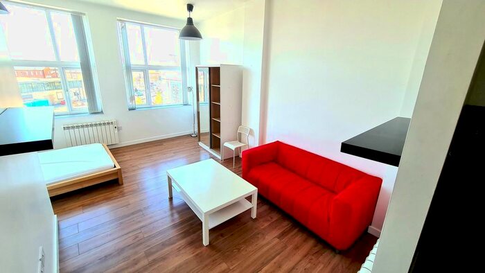 Studio To Rent In St. Sepulchre Gate, Doncaster, DN1