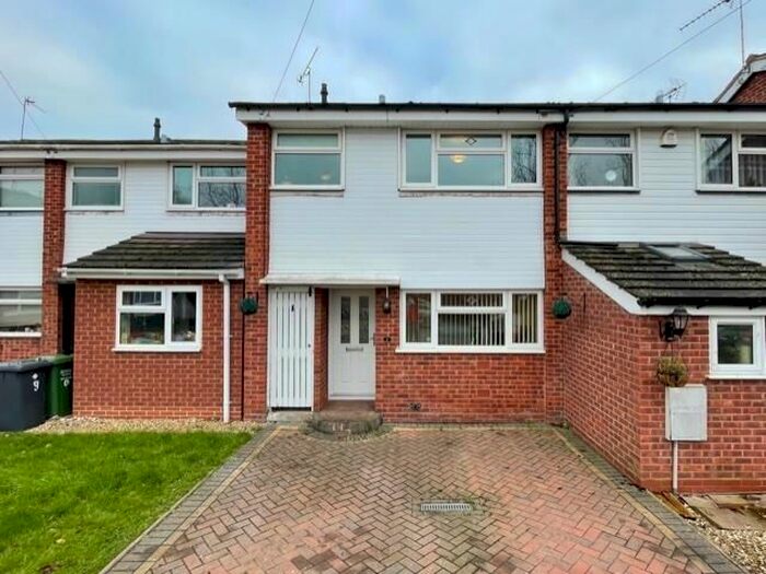 3 Bedroom Property To Rent In Lakes Close, Kidderminster DY11