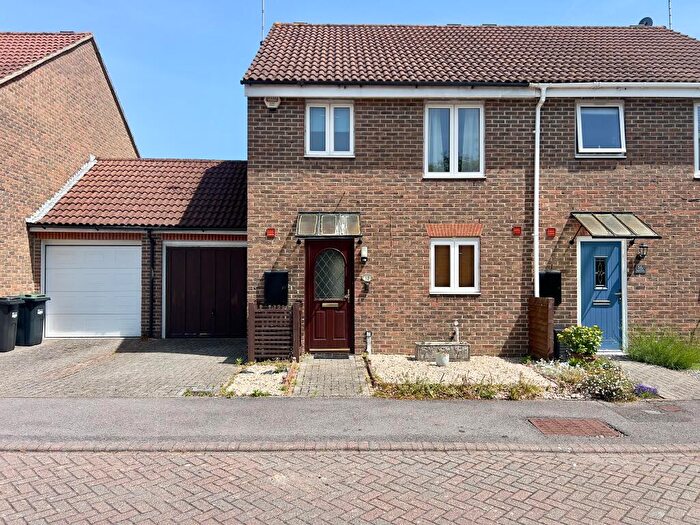 2 Bedroom Semi-Detached House For Sale In Mousehole Lane, Hythe, SO45