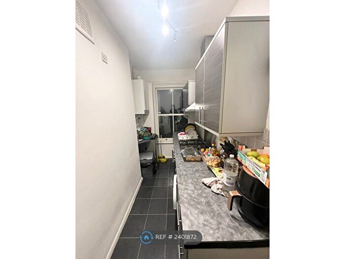 1 Bedroom Flat To Rent In Tradescant Road, London, SW8