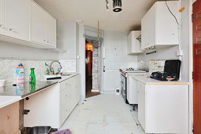 2 Bedroom Flat For Sale In Arthur Court, Charlotte Despard Avenue, London, SW11