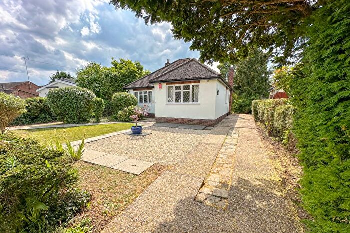 3 Bedroom Bungalow For Sale In Wraysbury, Berkshire, TW19
