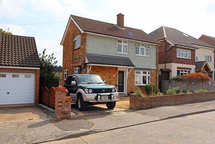 3 Bedroom Detached House For Sale In Woodward Close, Grays, Thurrock, RM17