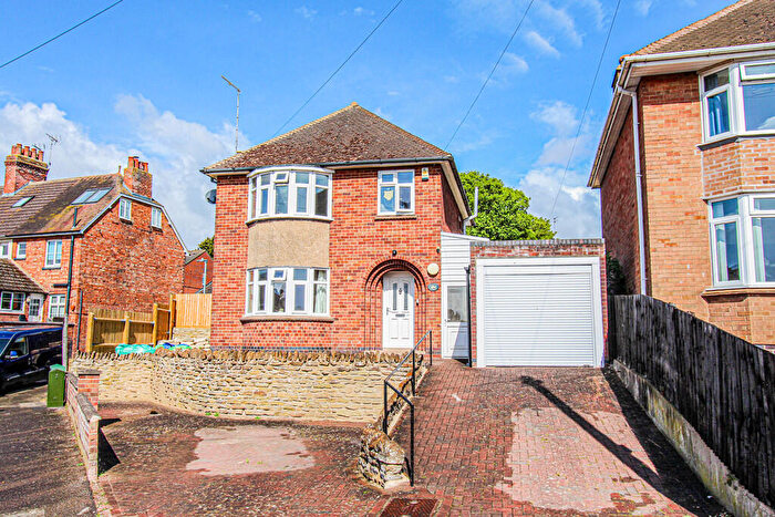 3 Bedroom Detached House For Sale In Manor Drive, Irthlingborough, NN9
