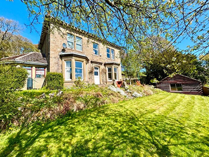 5 Bedroom Detached House For Sale In Braithwaite Road, Keighley, BD22