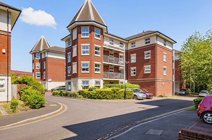 2 Bedroom Flat To Rent In Rollesbrook Gardens, Southampton, Hampshire, SO15