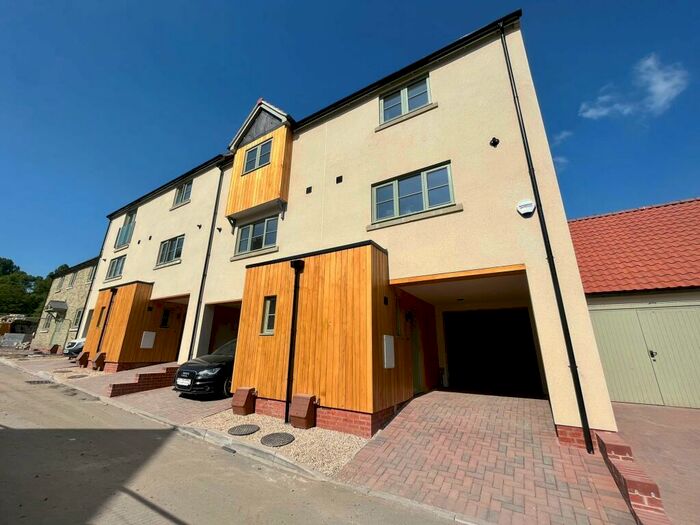 2 Bedroom End Of Terrace House To Rent In Mill Lake, Bourton, Gillingham, SP8